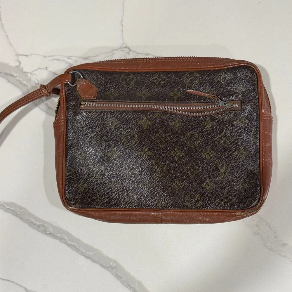 Louis Vuitton Brown Monogram Clutch - Picture 2 of 16